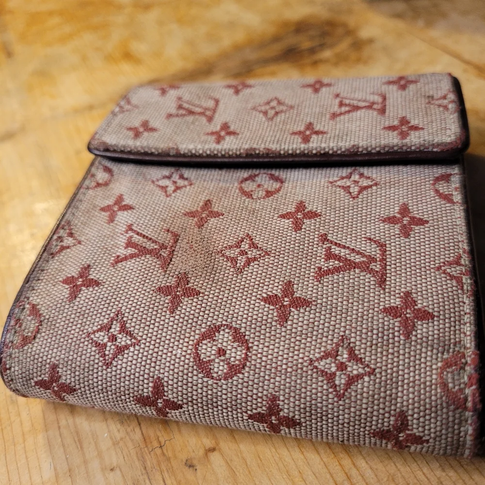 Louis Vuitton Monogram Bifold Unisex Wallet